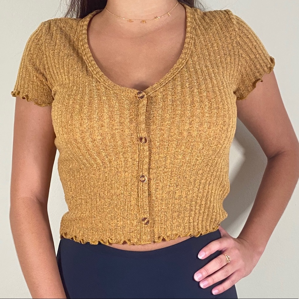 Free kisses crop top- mustard v-neck